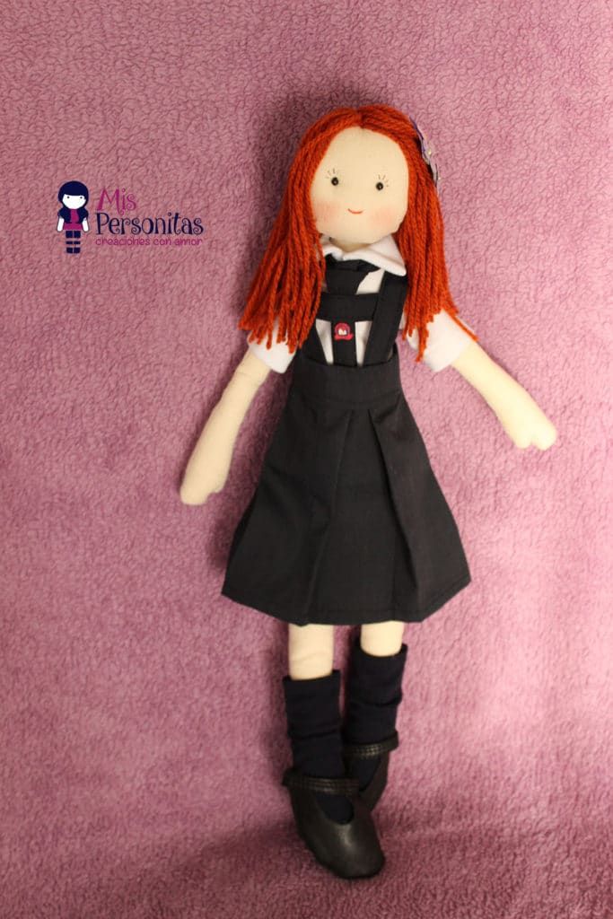 Muñeca de tela escolar personalizada  Colegio La Maisonnette