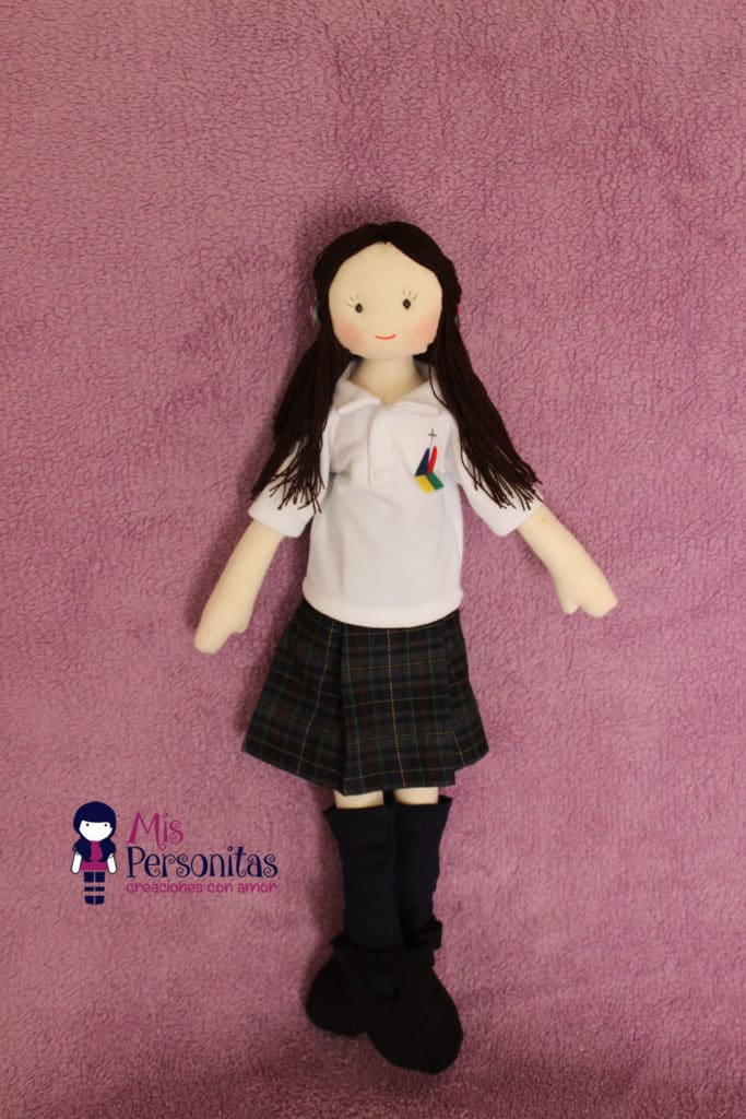Muñeca de tela escolar personalizada