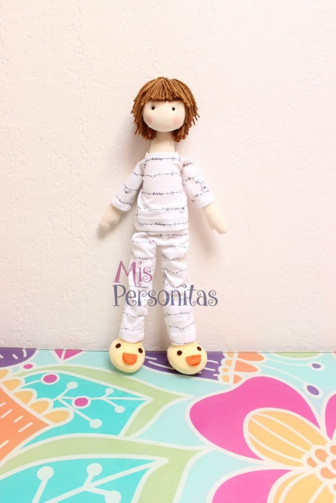 Muñeco de Trapo en Pijama y Pantuflas de Pato