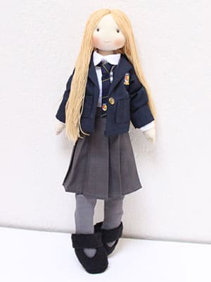 Muñeca escolar