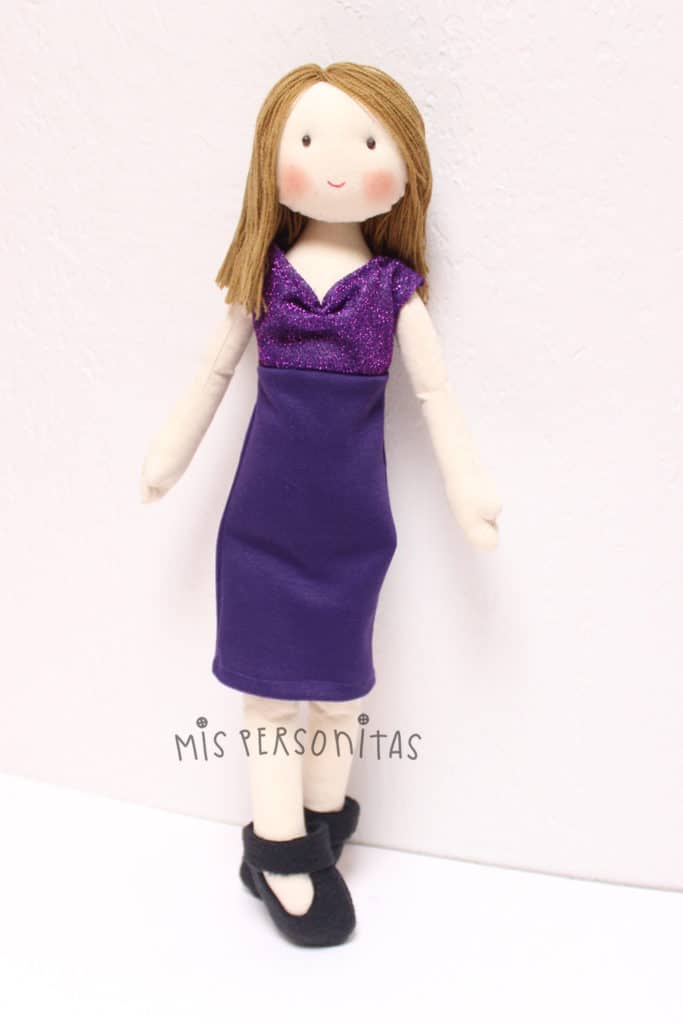 Muñeca Vestido Morado