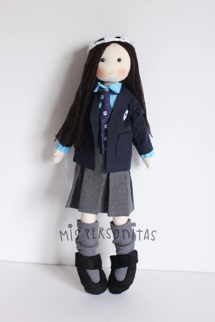 Muñeca de tela personalizada escolar