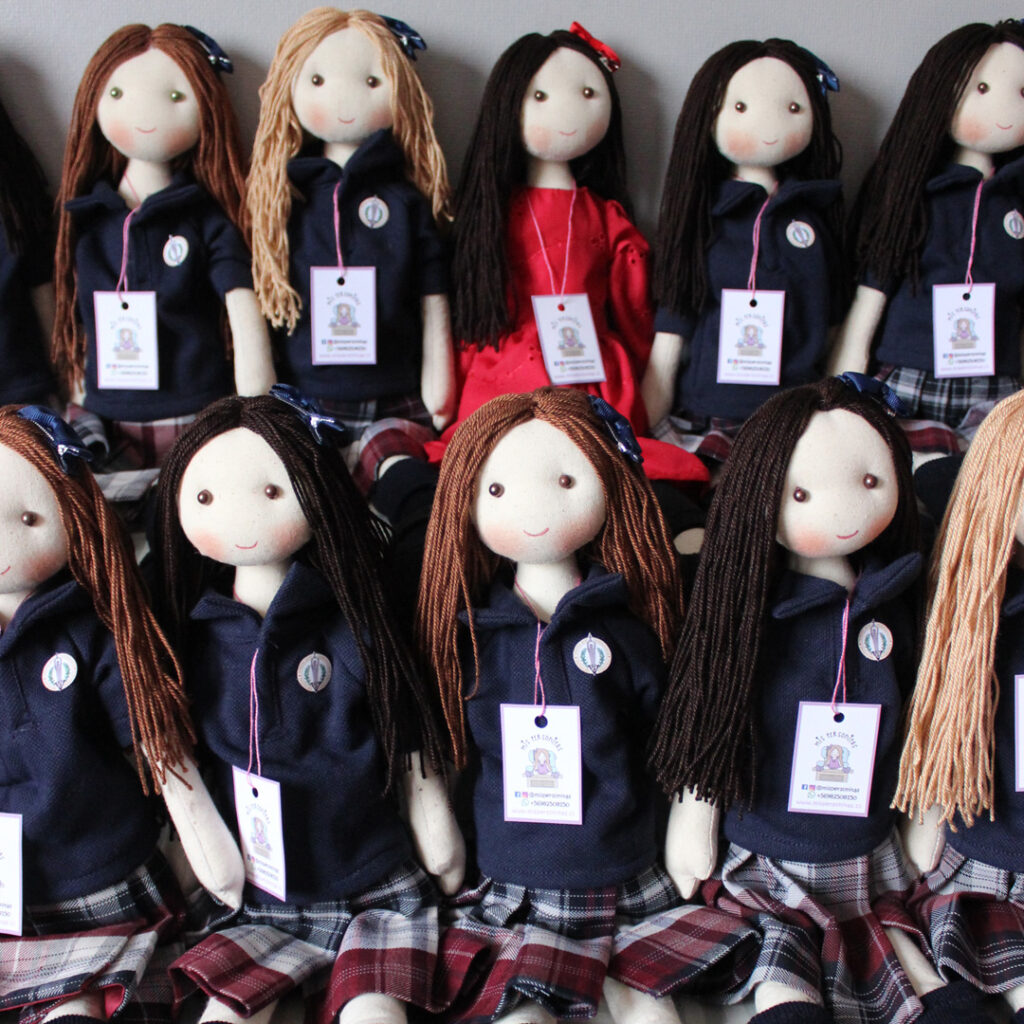 muñecos escolares