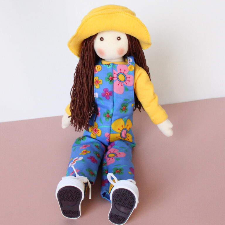 muñeca de tela